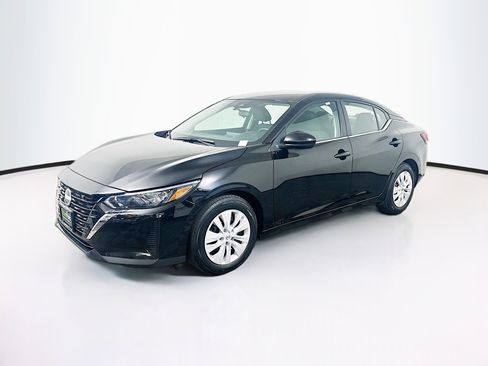 Used 2024 Nissan Sentra S FWD image 3