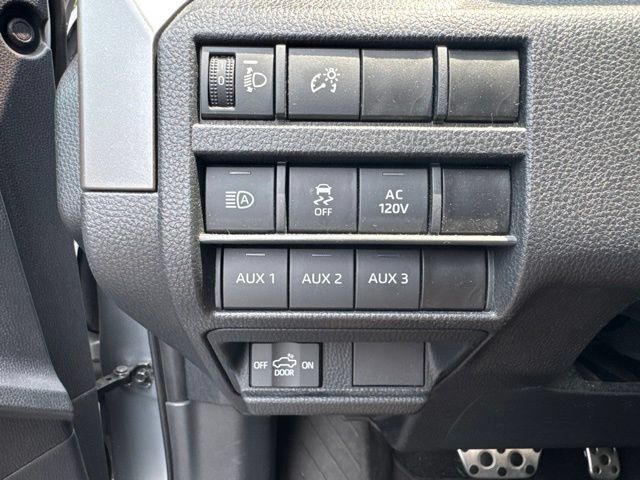 Used 2024 Toyota Tacoma TRD Sport w/ TRD Sport Upgrade Package AWD/4WD image 5