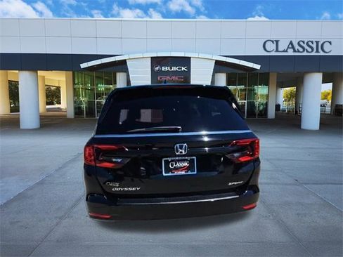 Used 2023 Honda Odyssey Sport image 7