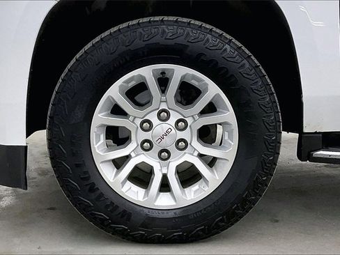 Used 2019 GMC Yukon XL SLT w/ Open Road Package image 10