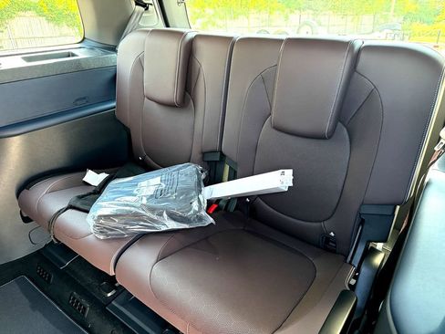New 2025 Volkswagen ID. Buzz Pro S RWD image 17