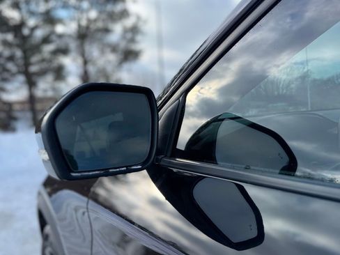 Used 2024 Ford Explorer ST w/ Technology Package image 12