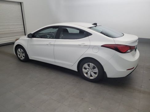 Used 2016 Hyundai Elantra SE image 3