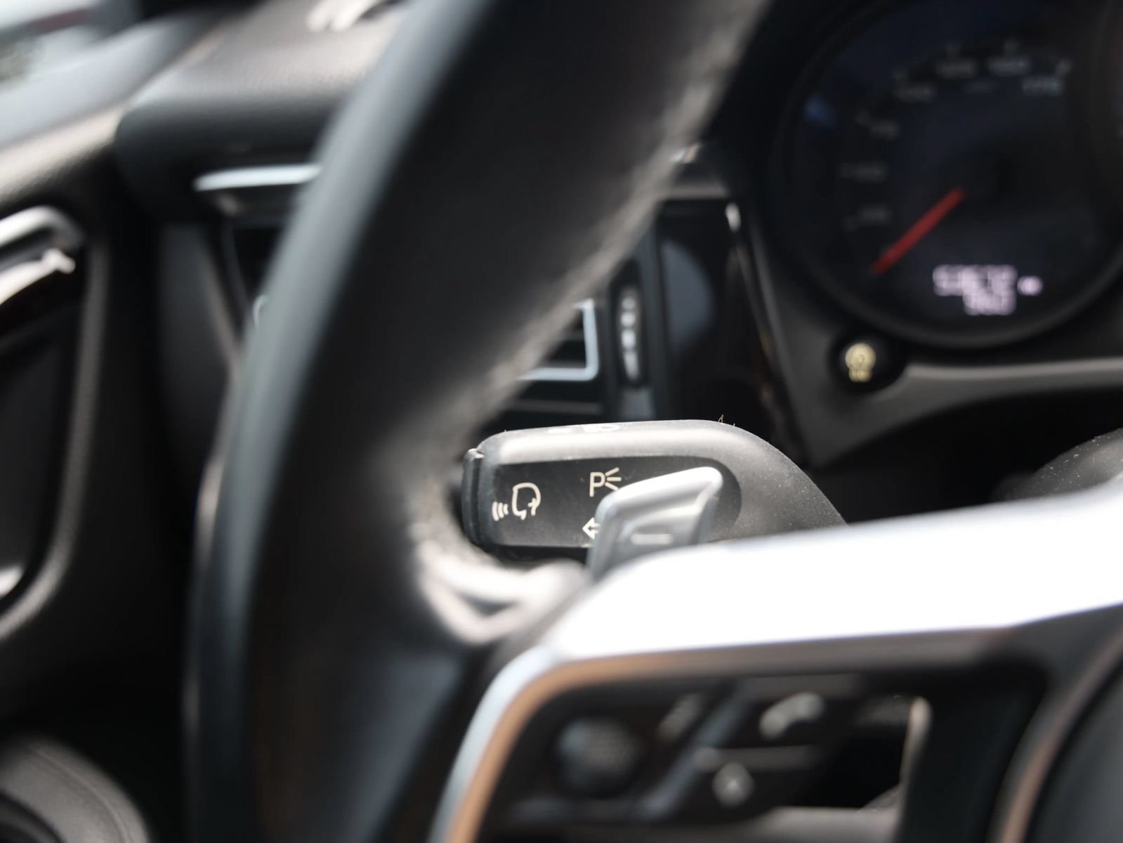 Used 2019 Porsche Macan AWD/4WD image 17