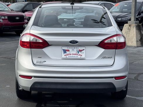 Used 2015 Ford Fiesta SE image 15