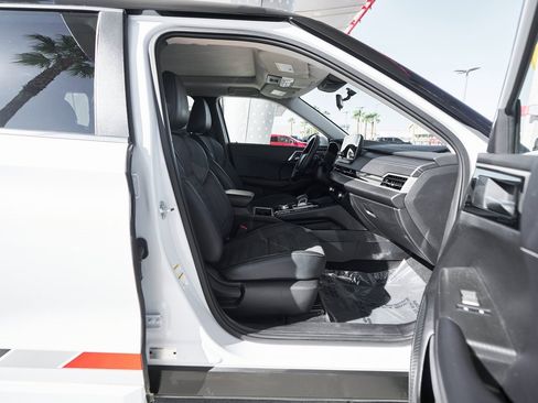 Used 2024 Mitsubishi Outlander Ralliart image 12