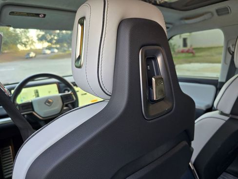 Used 2023 Rivian R1S Adventure image 38