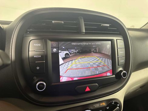 Used 2023 Kia Soul LX FWD image 30