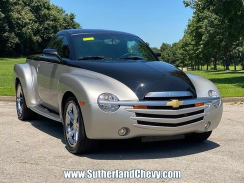 Used 2006 Chevrolet SSR w/ Preferred Equipment Group RWD image 17