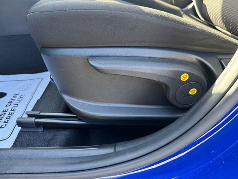 Used 2022 Hyundai Venue SE w/ Cargo Package image 25