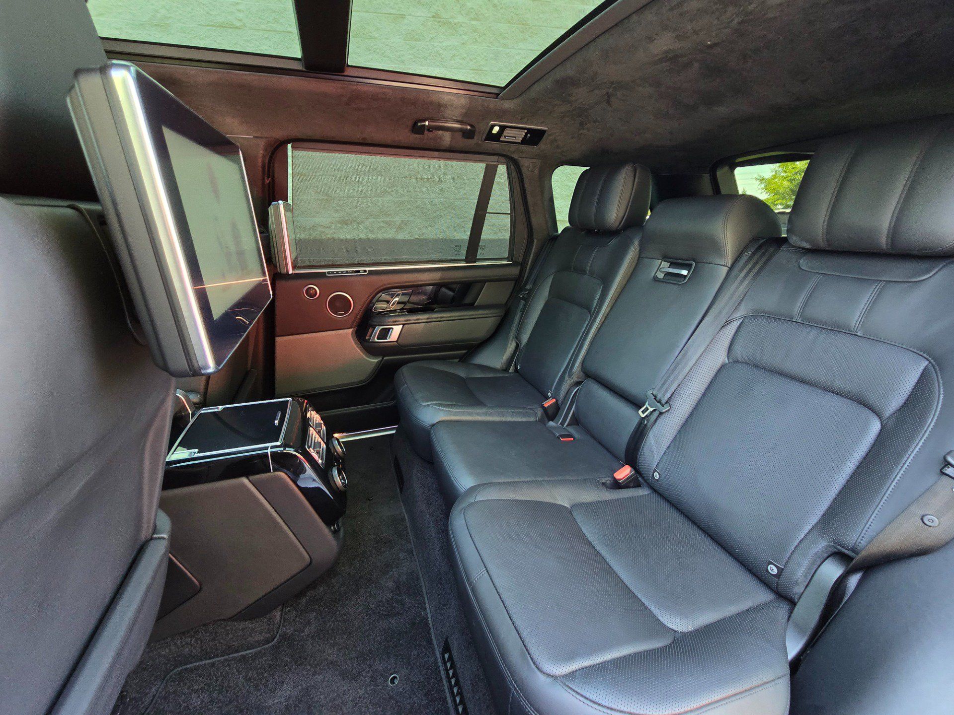 Used 2021 Land Rover Range Rover P525 Westminster Edition LWB AWD/4WD image 46
