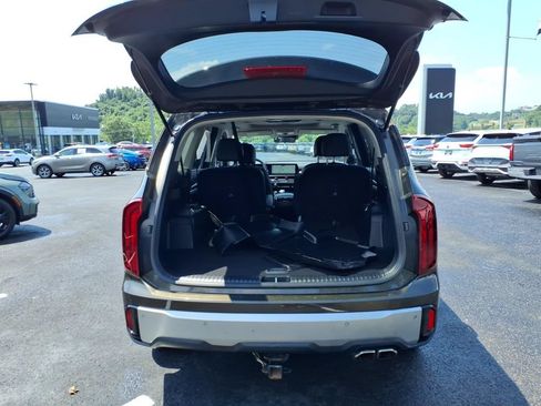 Certified 2023 Kia Telluride S w/ S Sunroof Package AWD/4WD image 17