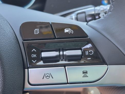 New 2026 Hyundai Elantra Limited FWD image 31
