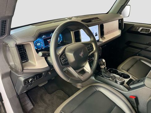 Used 2025 Ford Bronco Outer Banks AWD/4WD image 9