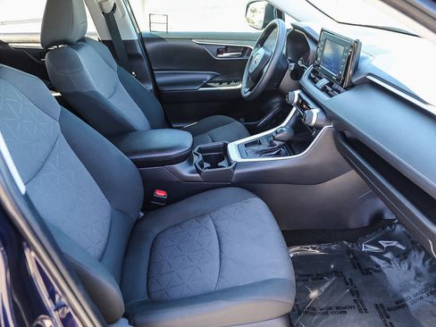 Certified 2021 Toyota RAV4 XLE w/ Carpet Mat Package (TMS) FWD image 17