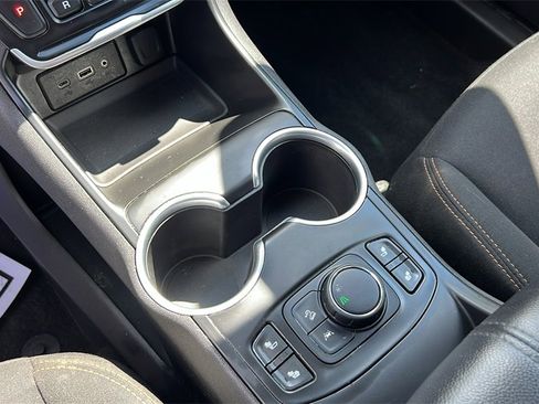 Used 2020 GMC Terrain SLE image 29