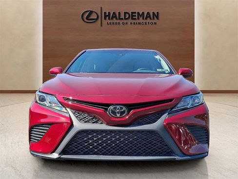 Used 2018 Toyota Camry SE w/ Protection Package (Q2) image 2