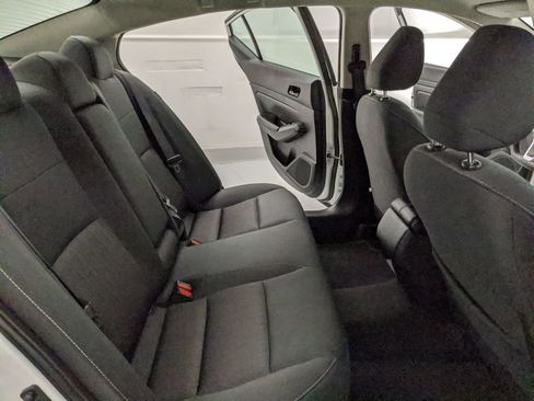 Used 2025 Nissan Altima 2.5 SV image 18