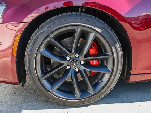 Used 2023 Chrysler 300 C image 11