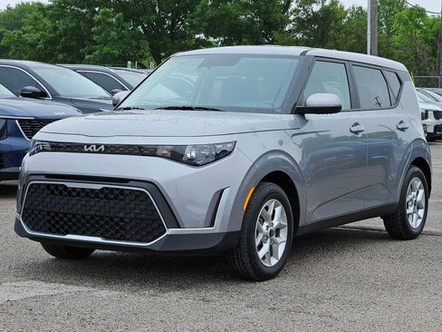 Used 2025 Kia Soul LX w/ LX Technology Package image 10