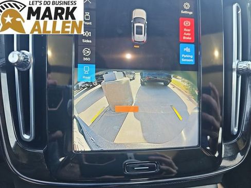 Used 2023 Volvo XC40 B5 Plus AWD/4WD image 14