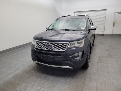 Used 2017 Ford Explorer Platinum image 15