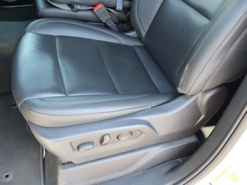 Used 2025 GMC Sierra 1500 SLT AWD/4WD image 19