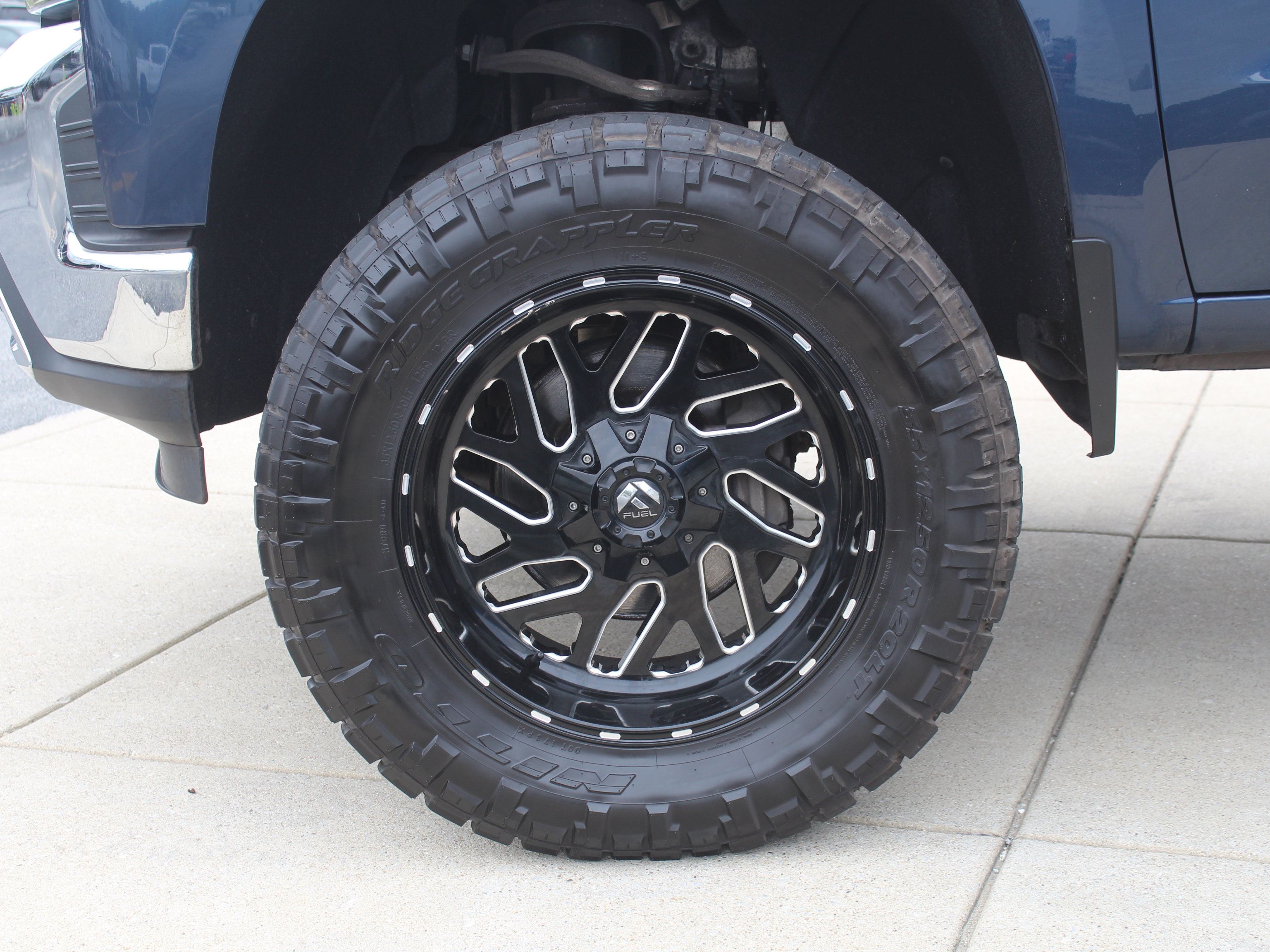 Used 2021 Chevrolet Silverado 1500 LTZ AWD/4WD image 32