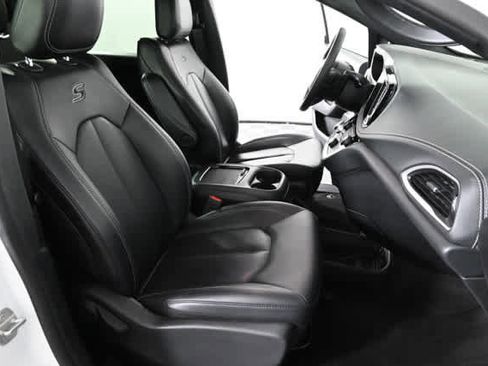 Used 2024 Chrysler Pacifica Hybrid S Appearance Pkg image 14