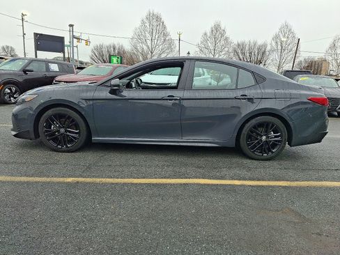 Used 2025 Toyota Camry SE image 2