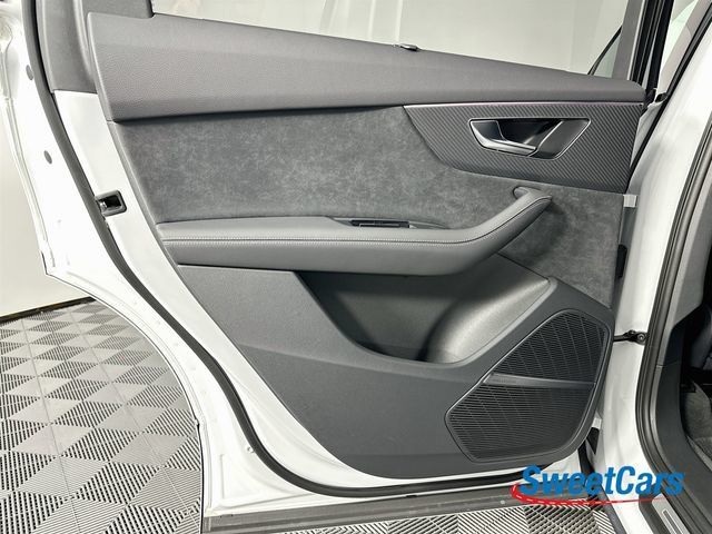 Used 2025 Audi SQ7 Premium Plus AWD/4WD image 44