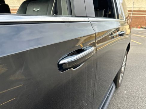 Used 2023 Cadillac Escalade ESV Premium Luxury image 13