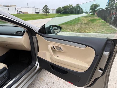 Used 2013 Volkswagen CC Sport FWD image 20