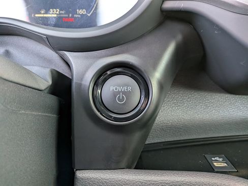 Used 2025 Toyota Sienna XSE w/ XSE Premium Package image 30