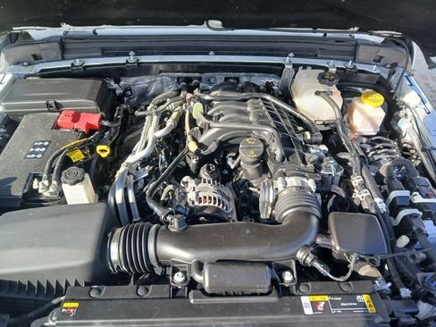 Used 2024 Jeep Gladiator Mojave AWD/4WD image 29
