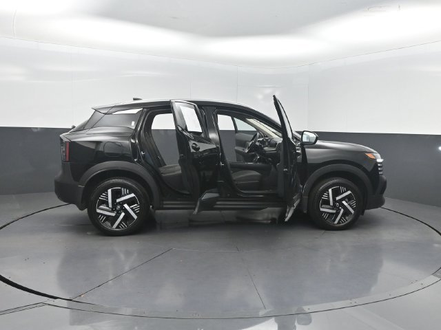 Used 2026 Nissan Kicks SV FWD image 30