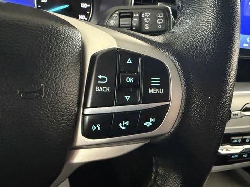 Used 2022 Ford Explorer XLT w/ Equipment Group 202A image 21