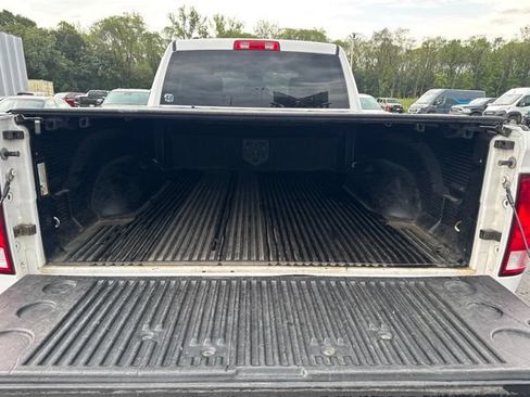 Used 2018 RAM 1500 Express AWD/4WD image 9