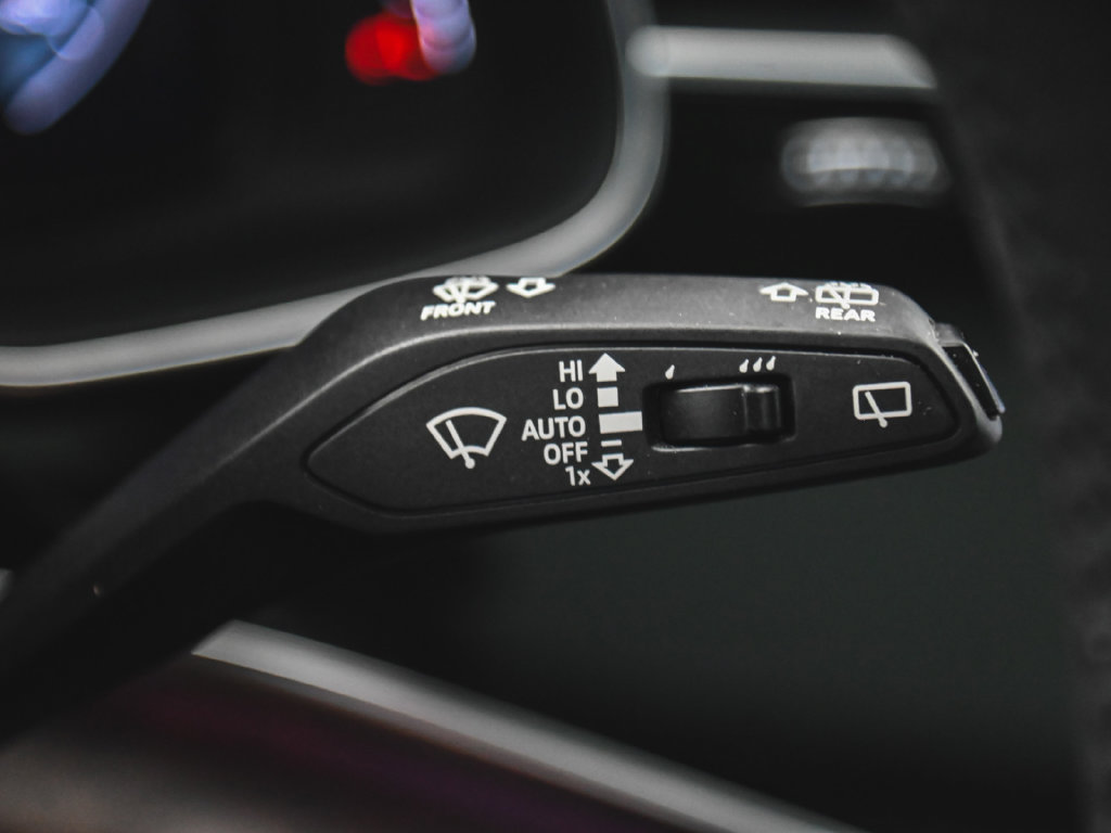 Used 2020 Audi Q8 Prestige AWD/4WD image 32