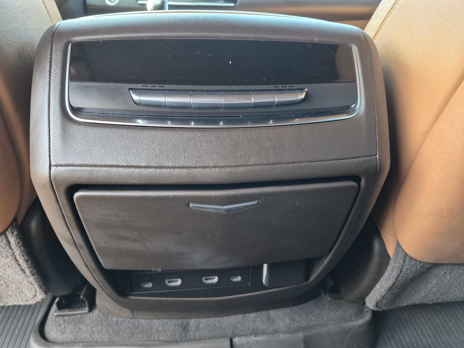 Used 2021 Cadillac Escalade ESV Premium Luxury w/ Driver Assist Tech Package AWD/4WD image 39