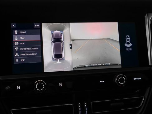 Used 2025 Porsche Macan image 35