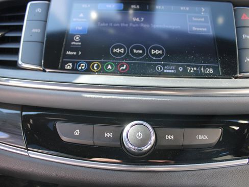 Used 2024 Buick Enclave Premium image 21