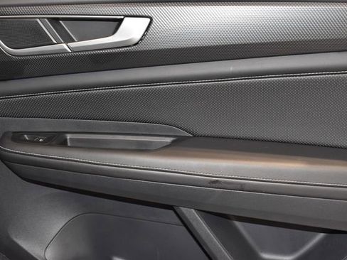 Used 2024 Volkswagen Atlas Cross Sport SEL R-Line AWD/4WD image 13