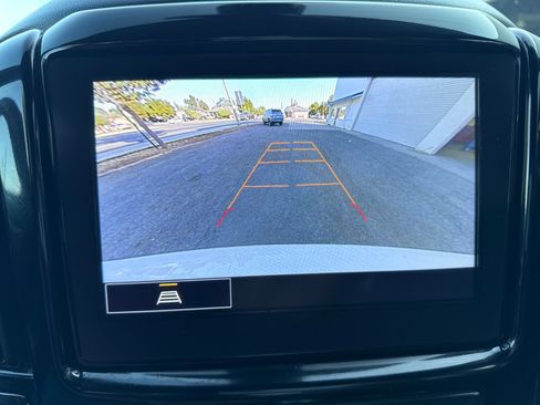Used 2023 Chevrolet Traverse LT FWD image 20