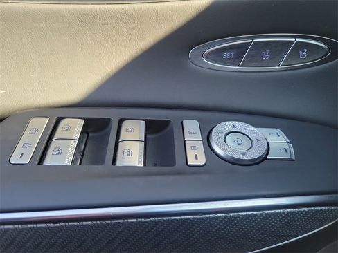 Used 2025 Genesis GV70 2.5T Sport Prestige w/ Sport Prestige Package image 21