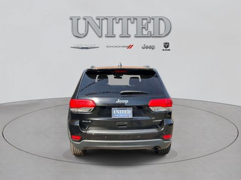 Used 2019 Jeep Grand Cherokee Laredo AWD/4WD image 4