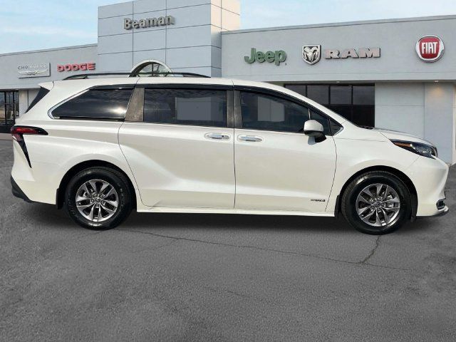 Used 2021 Toyota Sienna XLE FWD image 8