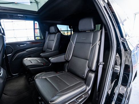 Used 2022 Cadillac Escalade Premium Luxury image 55