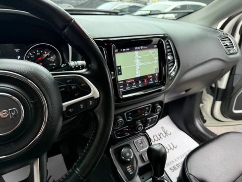 Used 2019 Jeep Compass Latitude image 10