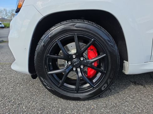 Used 2018 Jeep Grand Cherokee SRT image 38